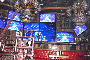 只有打造超強(qiáng)穩(wěn)定酒吧液晶拼接能力才能處處獲益