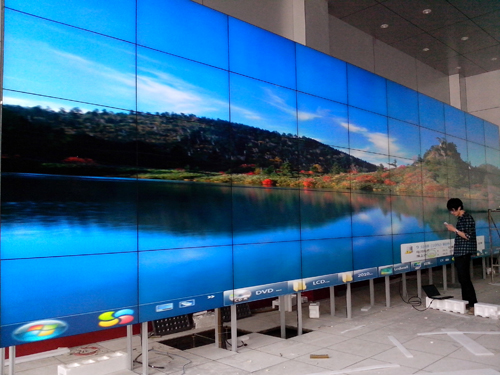 勁浪科技為重慶江潤(rùn)實(shí)業(yè)有限公司成功打造10×5液晶拼接墻大型項(xiàng)目