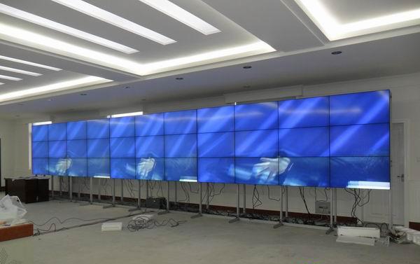 重慶王者歸來(lái)演播廳液晶拼接案例